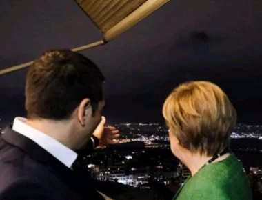 Επίσκεψη Μέρκελ: Ο Τσίπρας δείχνει τη φωτισμένη Αθήνα στην καγκελάριο